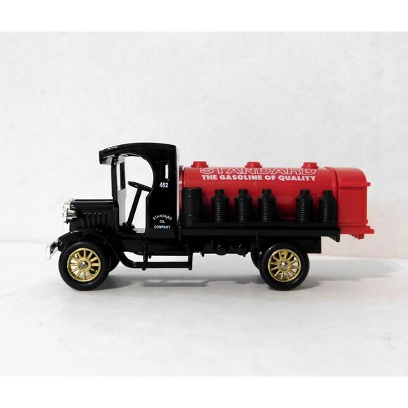 Chevron Red Crown 1927 Gas Truck Diecast Lledo - Picture 8 of 11